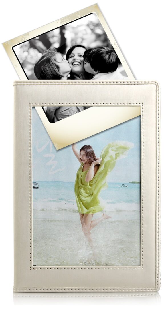 Retinacream jar, skincare product.