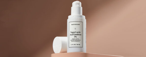 Azelaic & Lactic Acid serum bottle